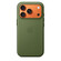 Sie sehen ein Bild von iPhone 17 Pro Funktionsgewebe Case mit MagSafe - Grün, Produktbild: 01 iPhone 17 Pro Funktionsgewebe Case mit MagSafe - Grün, A-Nr.: MGF74ZM/A - 01
