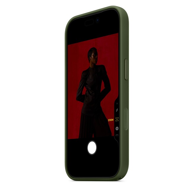 Sie sehen ein Bild von iPhone 17 Pro Funktionsgewebe Case mit MagSafe - Grün, Produktbild: 04 iPhone 17 Pro Funktionsgewebe Case mit MagSafe - Grün, A-Nr.: MGF74ZM/A - 04