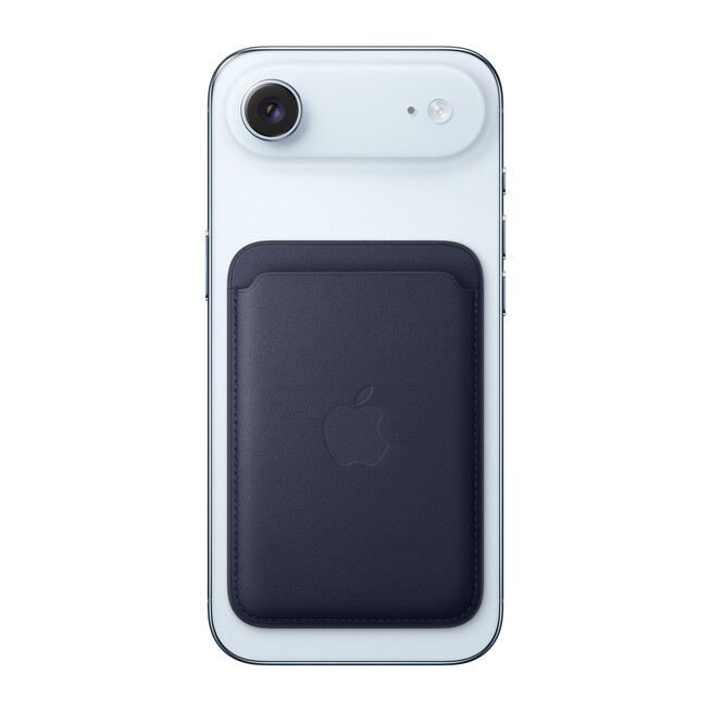 Sie sehen ein Bild von iPhone Feingewebe Wallet mit MagSafe – Navy, Produktbild: 04 iPhone Feingewebe Wallet mit MagSafe – Navy, A-Nr.: MGH94ZM/A - 04