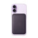 Sie sehen ein Bild von iPhone Feingewebe Wallet mit MagSafe – Moosgrün, Produktbild: 03 iPhone Feingewebe Wallet mit MagSafe – Moosgrün, A-Nr.: MGH74ZM/A - 03