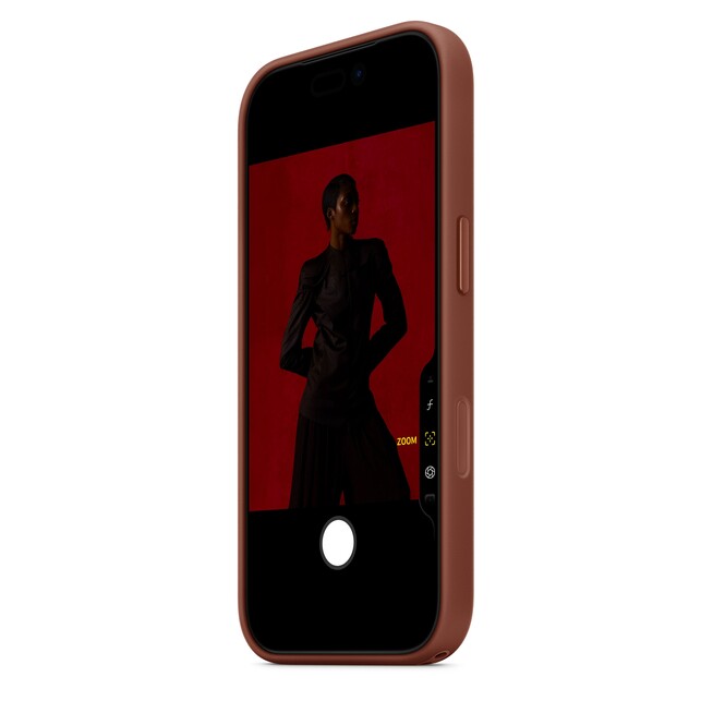 Sie sehen ein Bild von iPhone 17 Pro Funktionsgewebe Case mit MagSafe - Siena, Produktbild: 04 iPhone 17 Pro Funktionsgewebe Case mit MagSafe - Siena, A-Nr.: MGF64ZM/A - 04