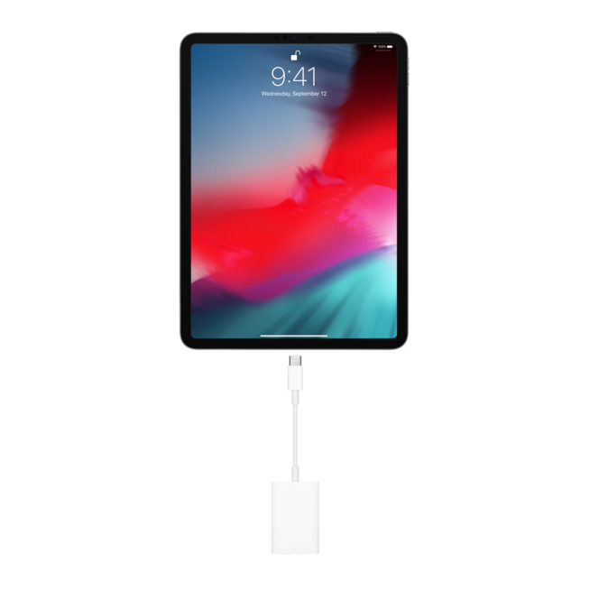 Sie sehen ein Bild von USB‑C auf SD Kartenlesegerät, Produktbild: 03 USB‑C auf SD Kartenlesegerät, A-Nr.: MW653ZM/A - 03